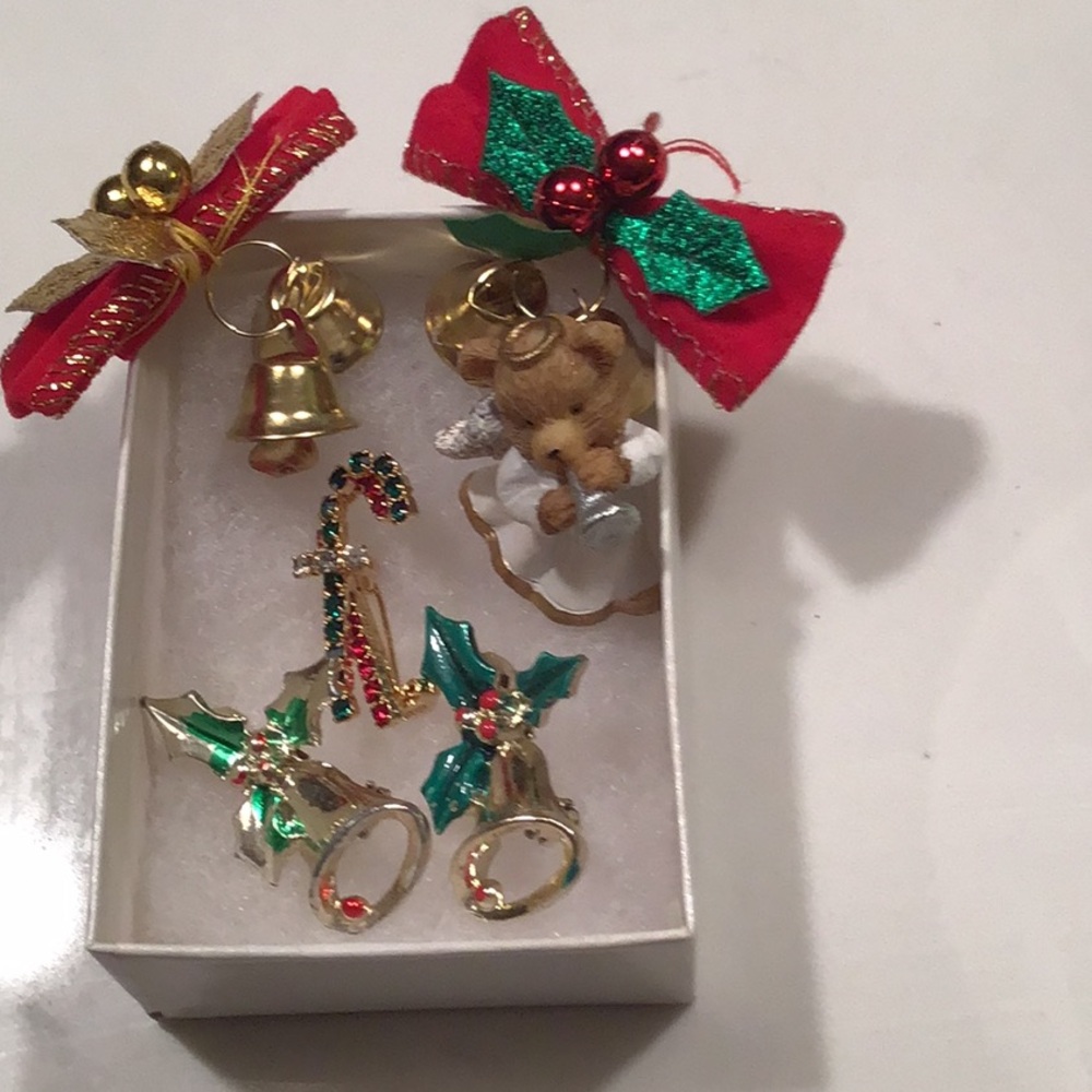 Christmas scatter pins 6